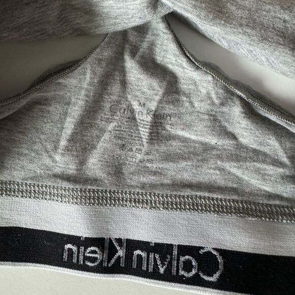 WOMENS CALVIN KLEIN SPORTS BRA SIZE MEDIUM - Picture 2 of 2